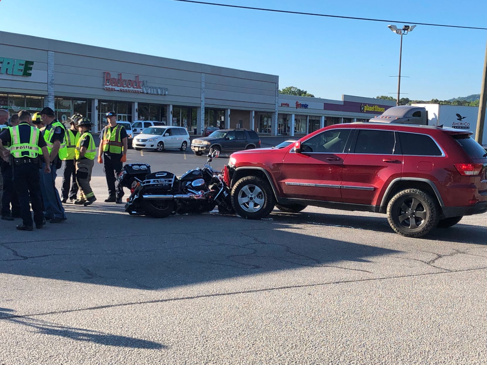 Rome police officer involved in two-vehicle wreck